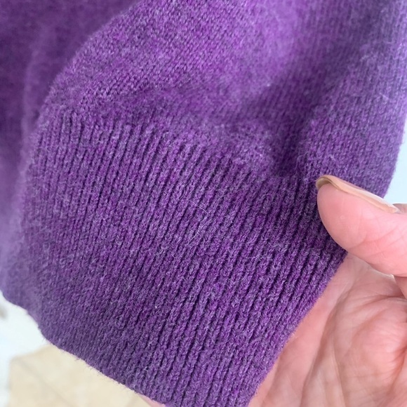 Gorgeous, purple, long sleeve sweater - women’s size Medium. 100% cotton - Picture 4 of 9